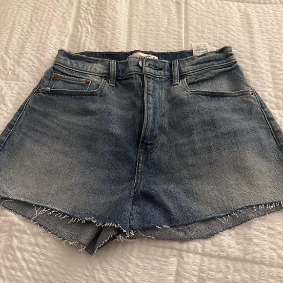 Abercrombie High Rise Mom Short - Picture 1 of 3